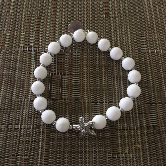 ๐2XHP๐ Simple White Howlite-Starfish Charm - Picture 2 of 4